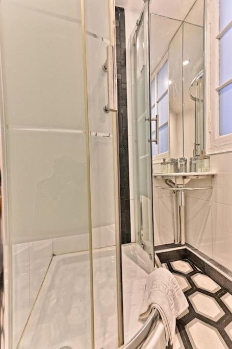 Appartement Agreable Proche Galerie Lafayette - Ii Parijs