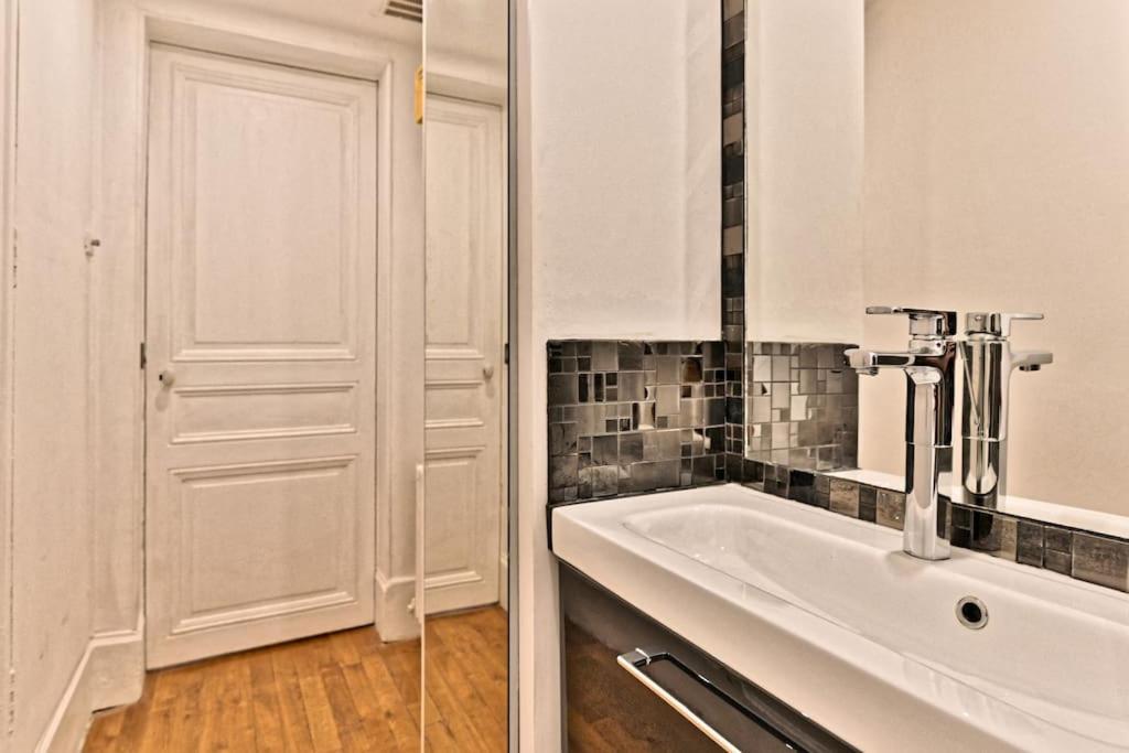 Appartement Agreable Proche Galerie Lafayette - Ii Parijs